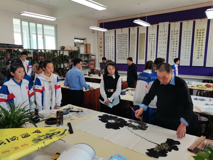 市政协开展政协委员联系界别群众——文化进校园活动 助推文化艺术交流